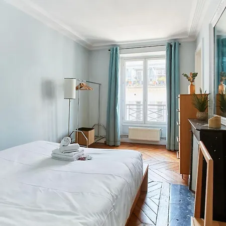 Apartment Bnbnova - Family Only - 2br - Palais Garnier & Place Vendome Paris